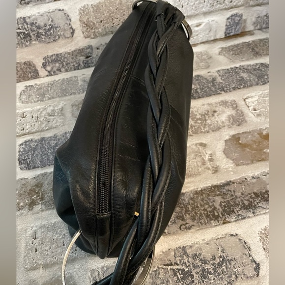 Gillivo Design Studio Black Leather Shoulder Bag Large Silver Hardware - Picture 4 of 11